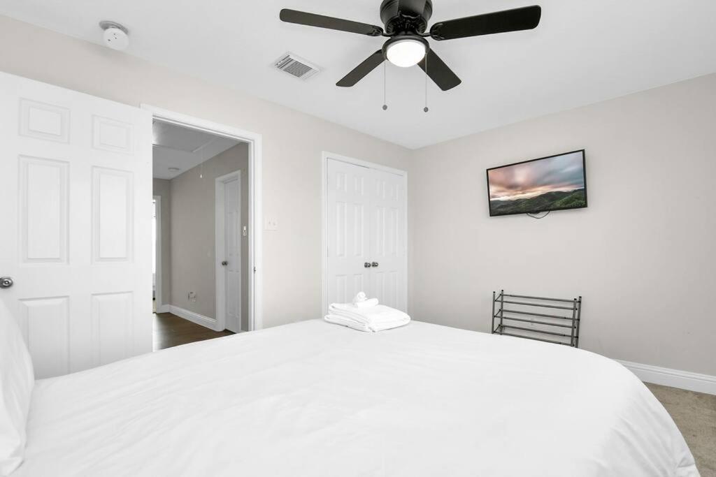 Tranquil 4-Br Oasis With Pool & Backyard Bliss! Villa Cypress Exterior photo